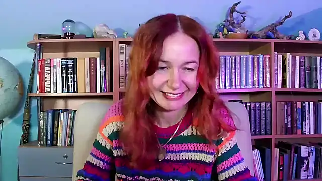 Snapshot of Foxilady357 chatting on 12.17.25 Foxilady357 online show from 12.17.25