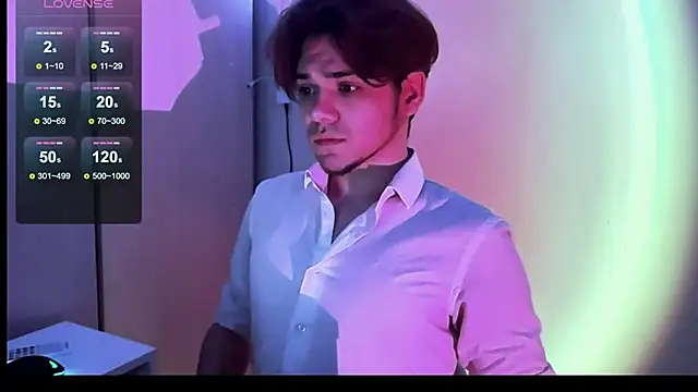 Snapshot of 1RobertTT chatting on 10.27.25 1RobertTT online show from 10.27.25