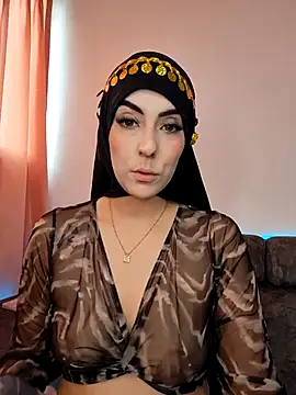 Snapshot of aisha_samiri chatting on 09.15.25 aisha samiri online show from 09.15.25