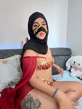 Snapshot of aisha_samiri chatting on 10.11.25 aisha samiri online show from 10.11.25