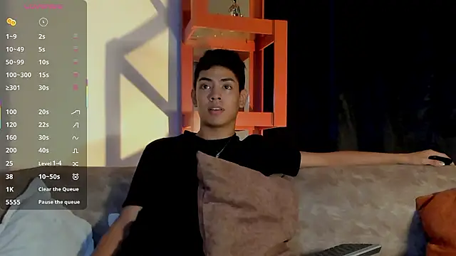 LoganTwink18 online show from 02.06.26