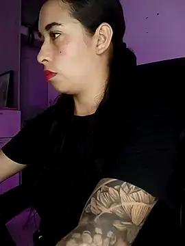 Snapshot of Valenn_fernandez chatting on 06.26.26 Valenn fernandez online show from 06.26.26