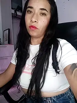 Snapshot of Valenn_fernandez chatting on 06.27.26 Valenn fernandez online show from 06.27.26