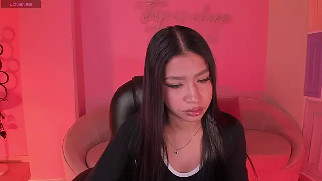 Snapshot of SophieHouston_ chatting on 05.14.26 SophieHouston online show from 05.14.26