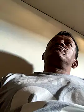 Snapshot of PIROCAGG21 chatting on 10.19.25 PIROCAGG21 online show from 10.19.25