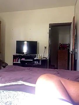 Snapshot of PIROCAGG21 chatting on 11.13.25 PIROCAGG21 online show from 11.13.25