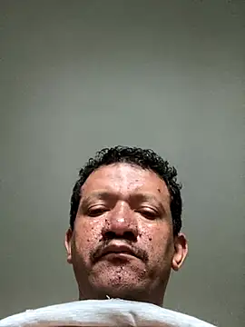 Snapshot of PIROCAGG21 chatting on 11.21.25 PIROCAGG21 online show from 11.21.25