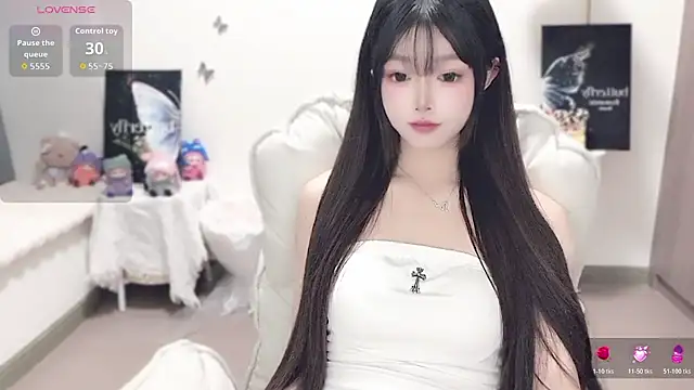 Snapshot of -EEBABY chatting on 11.24.25 -EEBABY online show from 11.24.25