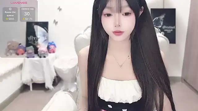 Snapshot of -EEBABY chatting on 11.25.25 -EEBABY online show from 11.25.25