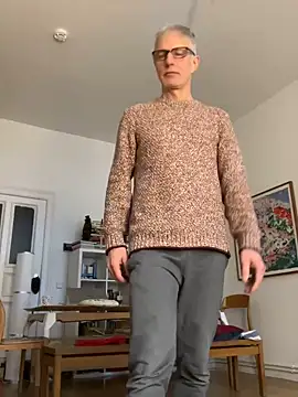 Snapshot of SexyLeon8 chatting on 01.23.25 SexyLeon8 online show from 01.23.25