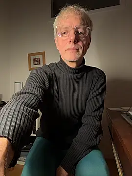 Snapshot of SexyLeon8 chatting on 01.07.26 SexyLeon8 online show from 01.07.26