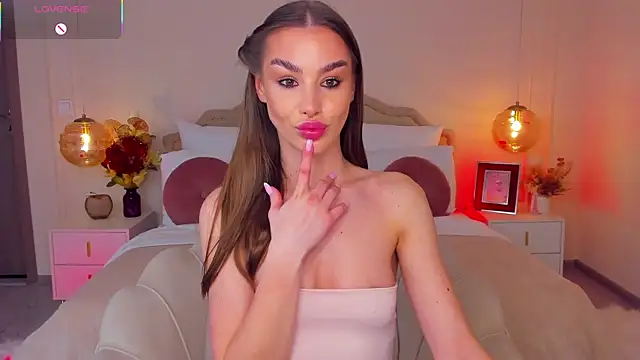 MilaMour online show from 05.03.26
