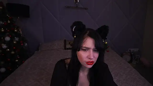 Snapshot of LiviaShy chatting on 12.21.25 LiviaShy online show from 12.21.25