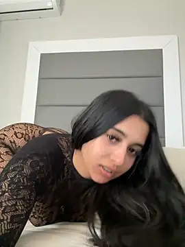 LilMisIndianx online show from 11.24.25