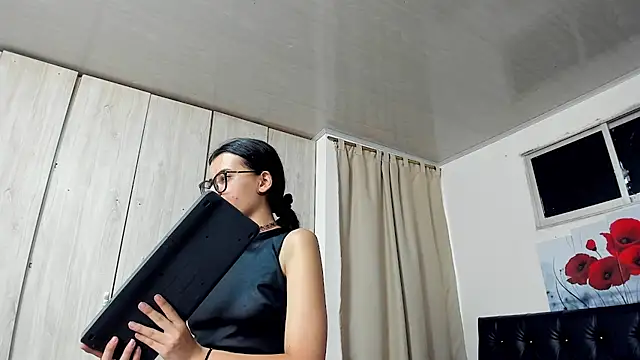 Snapshot of pinky_f00x chatting on 08.03.26 pinky f00x online show from 08.03.26