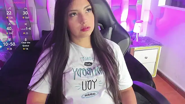 Snapshot of Adaara_Rey chatting on 11.22.25 Adaara Rey online show from 11.22.25