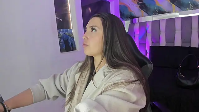 Snapshot of Adaara_Rey chatting on 12.19.25 Adaara Rey online show from 12.19.25