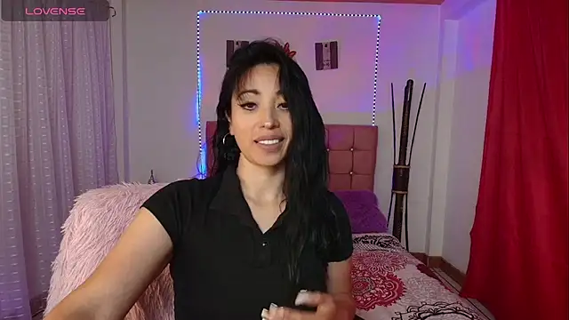 hannagomez 24 online show from 11.22.25