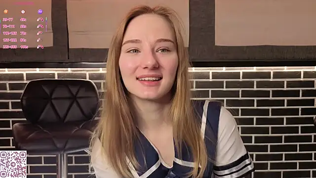 Snapshot of ElvinaRose chatting on 11.18.25 ElvinaRose online show from 11.18.25