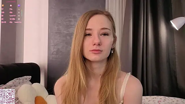 Snapshot of ElvinaRose chatting on 12.19.25 ElvinaRose online show from 12.19.25