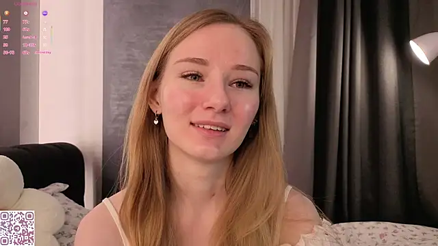 Snapshot of ElvinaRose chatting on 12.22.25 ElvinaRose online show from 12.22.25