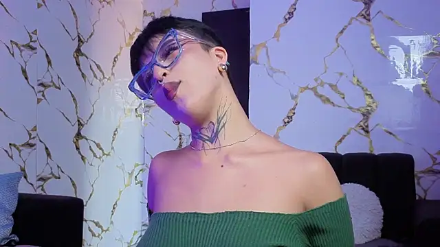 Snapshot of Rebeka-baker chatting on 12.03.25 Rebeka-baker online show from 12.03.25