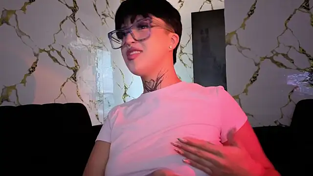 Snapshot of Rebeka-baker chatting on 01.07.26 Rebeka-baker online show from 01.07.26