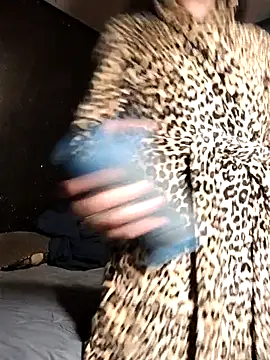 Snapshot of butterflykhash89 chatting on 12.05.25 butterflykhash89 online show from 12.05.25