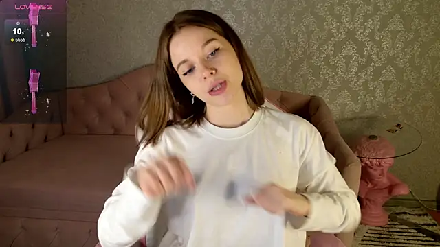 Snapshot of land_of_sweets chatting on 11.28.25 land of sweets online show from 11.28.25