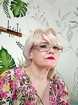 Catty Lady online show from 06.07.26