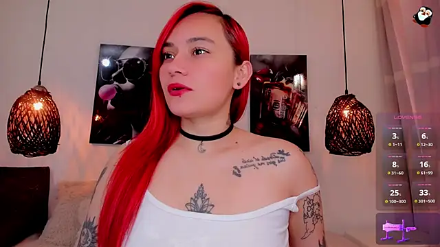 Snapshot of luna_lobooo chatting on 10.22.25 luna lobooo online show from 10.22.25