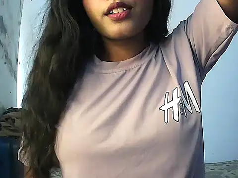 Snapshot of ANNU_ chatting on 09.16.25 ANNU online show from 09.16.25