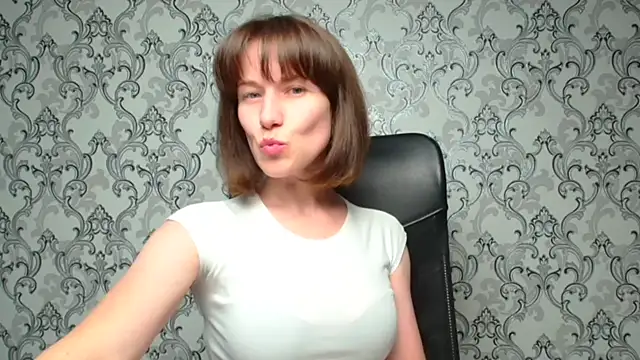 Kelly Kisss online show from 09.13.25