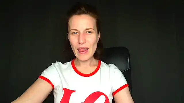 Kelly Kisss online show from 06.02.26
