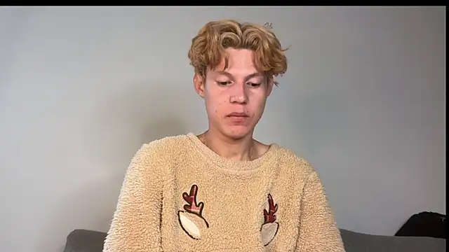 Snapshot of pbyariel- chatting on 09.12.25 pbyariel- online show from 09.12.25