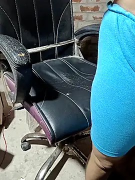 Snapshot of SWETCPL chatting on 12.19.25 SWETCPL online show from 12.19.25