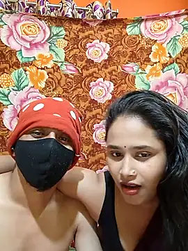 Seducing couple online show from 02.25.26