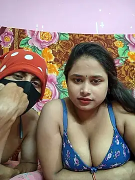 Snapshot of Seducing_couple chatting on 06.13.26 Seducing couple online show from 06.13.26