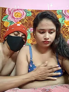 Snapshot of Seducing_couple chatting on 07.06.26 Seducing couple online show from 07.06.26