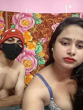 Snapshot of Seducing_couple chatting on 07.18.26 Seducing couple online show from 07.18.26