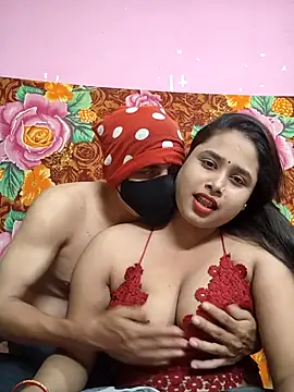 Snapshot of Seducing_couple chatting on 07.27.26 Seducing couple online show from 07.27.26
