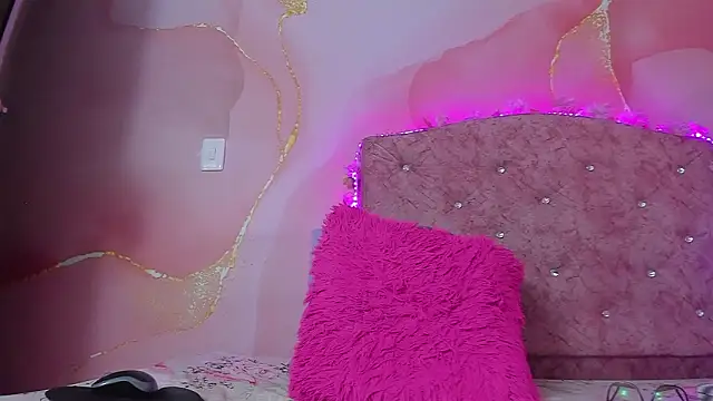 Snapshot of violet_taylor_ chatting on 02.21.26 violet taylor online show from 02.21.26