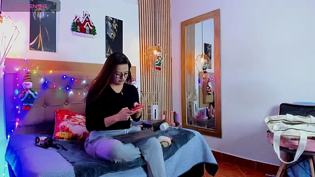 Snapshot of _samanthaa_foxx chatting on 12.04.25 samanthaa foxx online show from 12.04.25