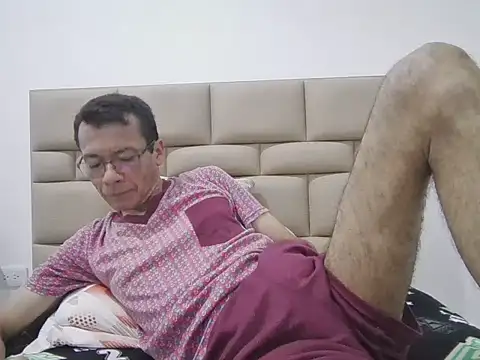 skinnylatino51 online show from 11.23.25