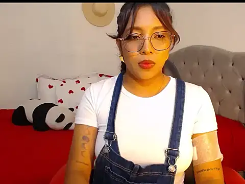 Snapshot of warisg__ chatting on 03.28.26 warisg online show from 03.28.26