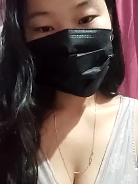 Snapshot of sia_143 chatting on 11.18.25 sia 143 online show from 11.18.25