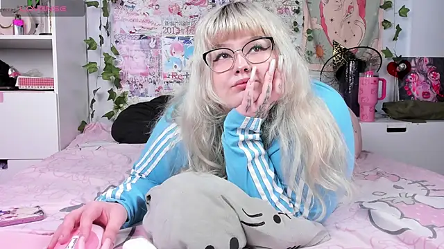  CandyM1lky  online show from 04.24.26