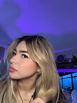 Snapshot of OriannaFox chatting on 09.08.25 OriannaFox online show from 09.08.25