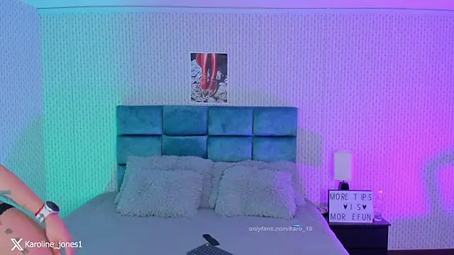 Snapshot of karoliine_jones chatting on 11.24.25 karoliine jones online show from 11.24.25