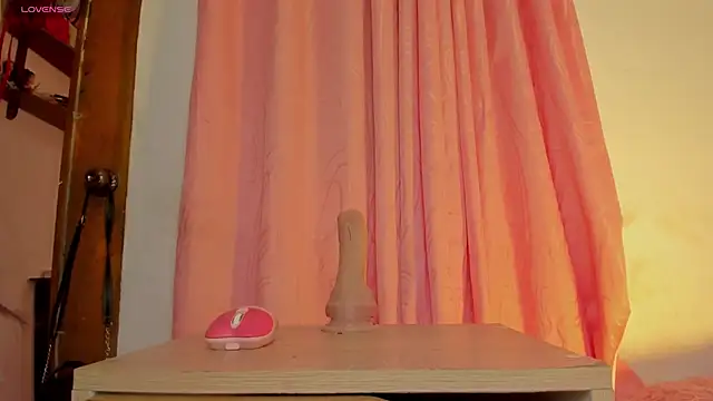 Alanaloiiss  online show from 06.01.26
